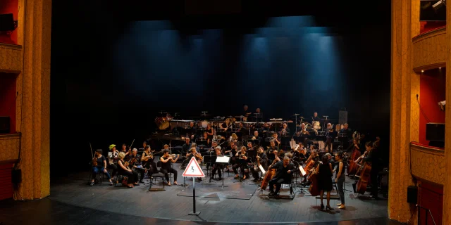 l'orchestre est prêt