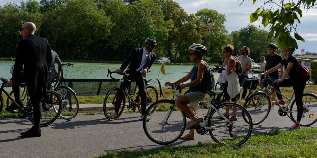 Allez; en route, tout le monde en selle